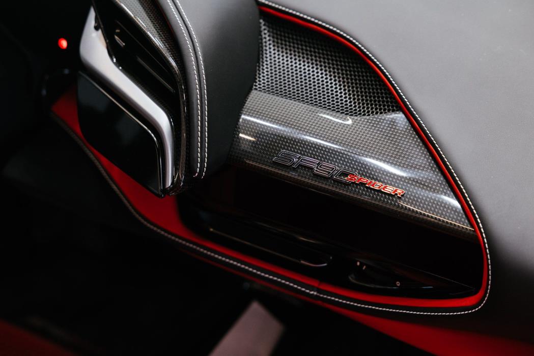 Ferrari SF90 spider 2024