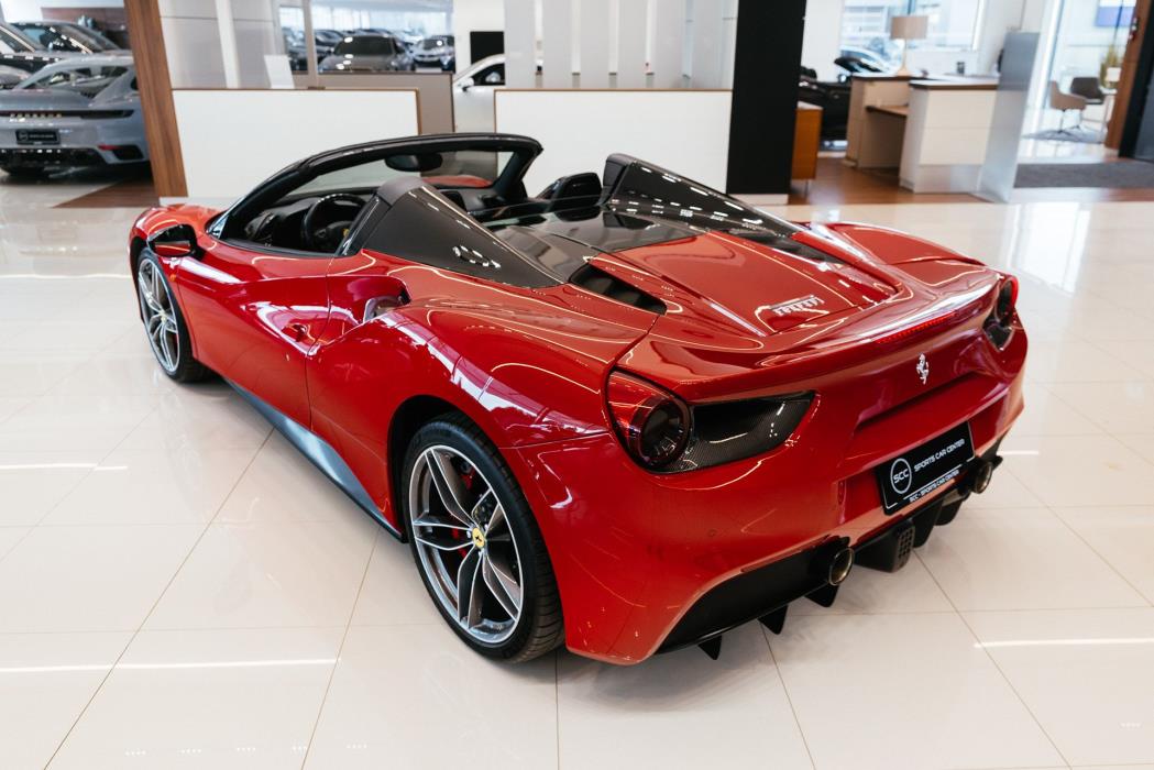Ferrari 488 2016