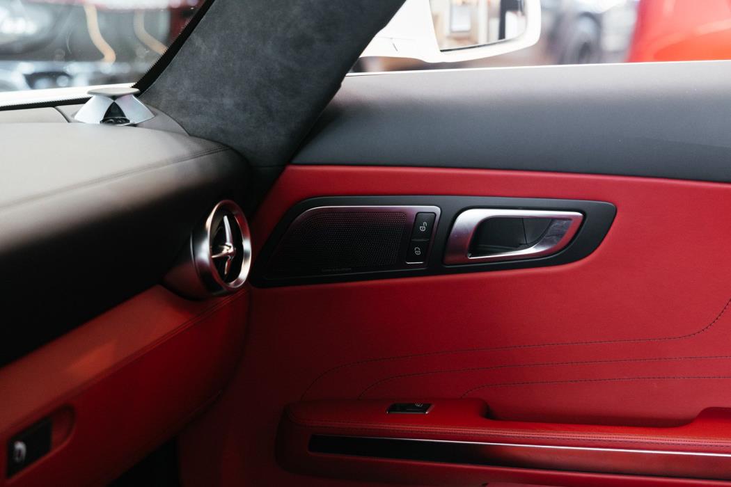 Mercedes-Benz SLS AMG 2010