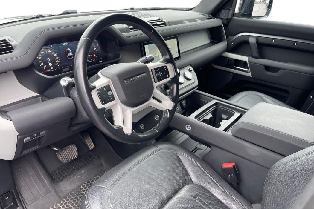 Land Rover Defender 2021