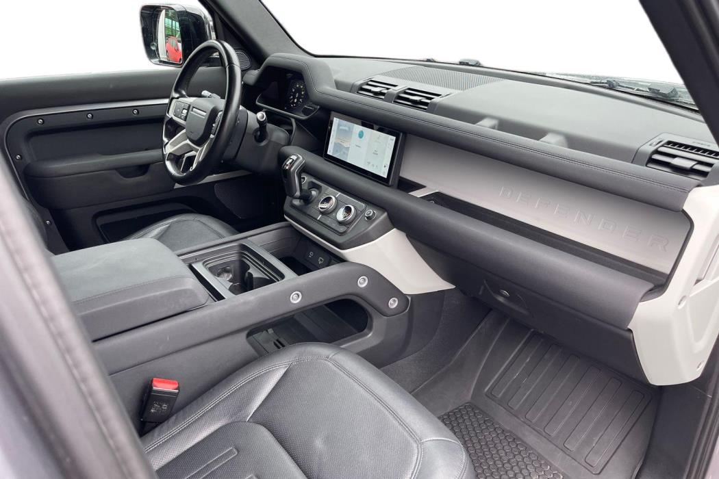 Land Rover Defender 2021