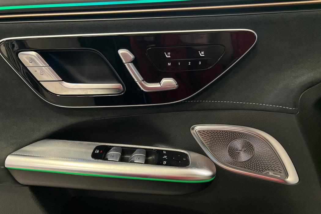 Mercedes-Benz EQE SUV 2024