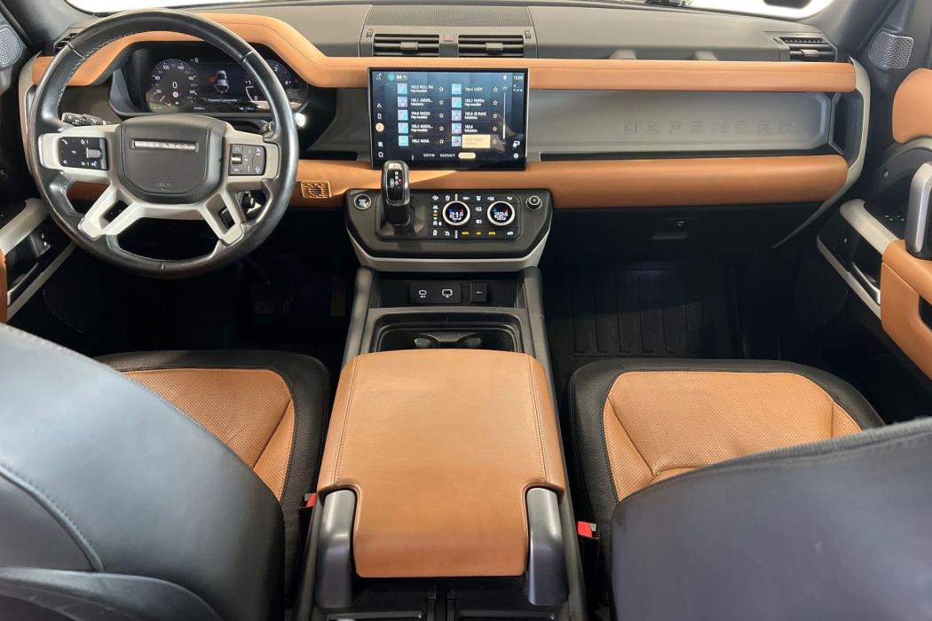 Land Rover Defender 2022