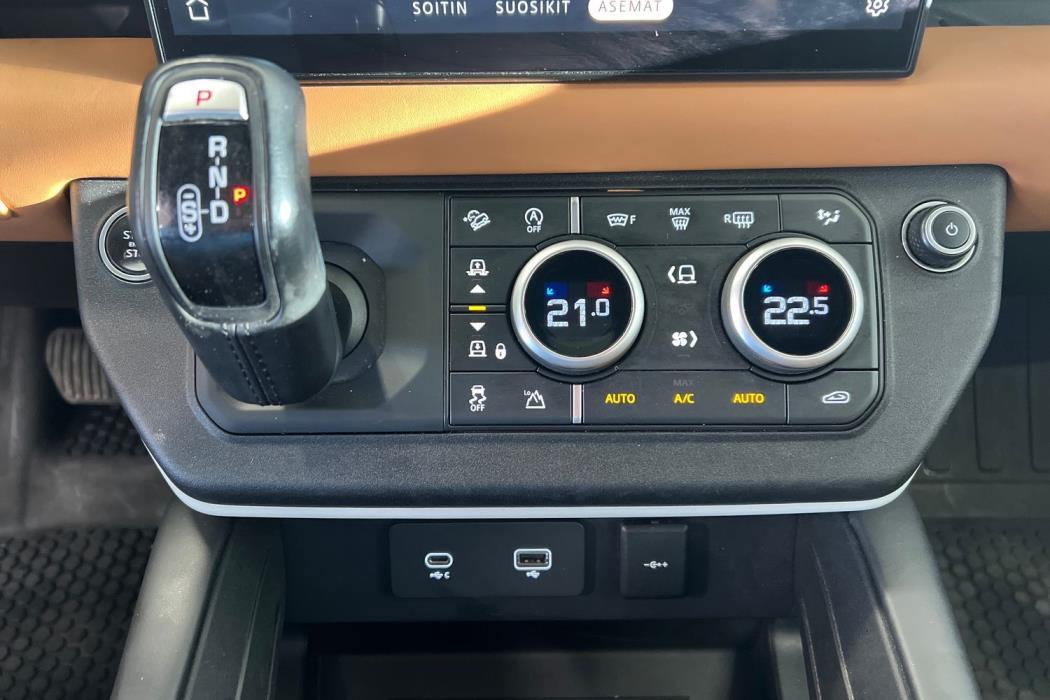 Land Rover Defender 2022