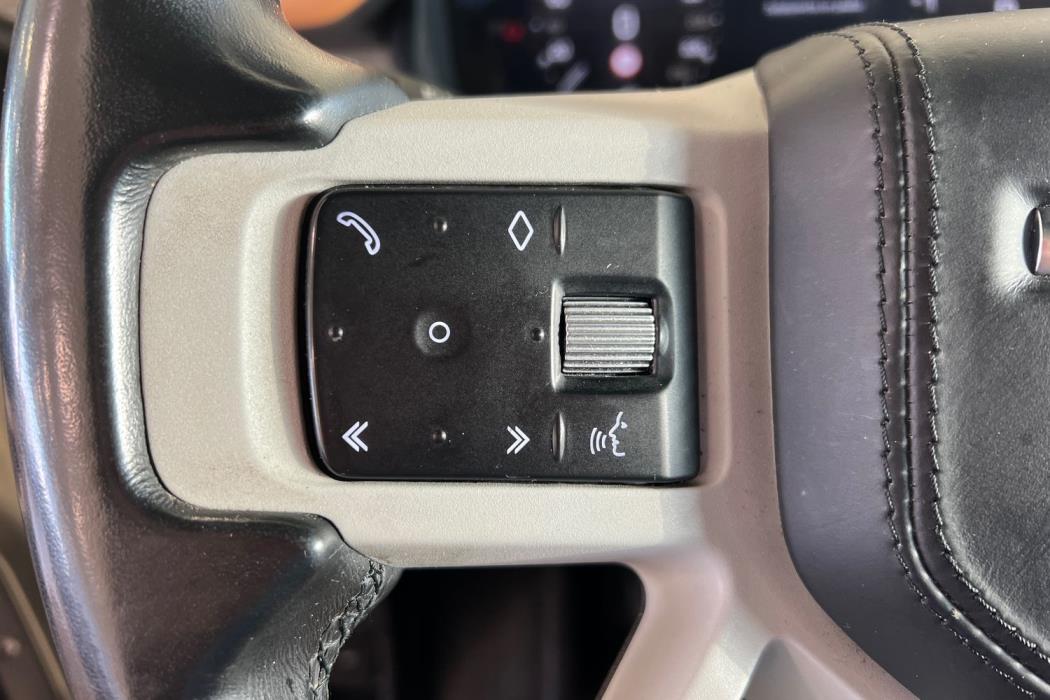 Land Rover Defender 2022