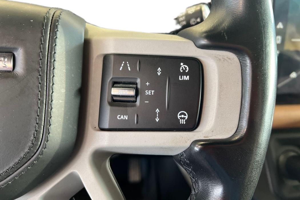 Land Rover Defender 2022