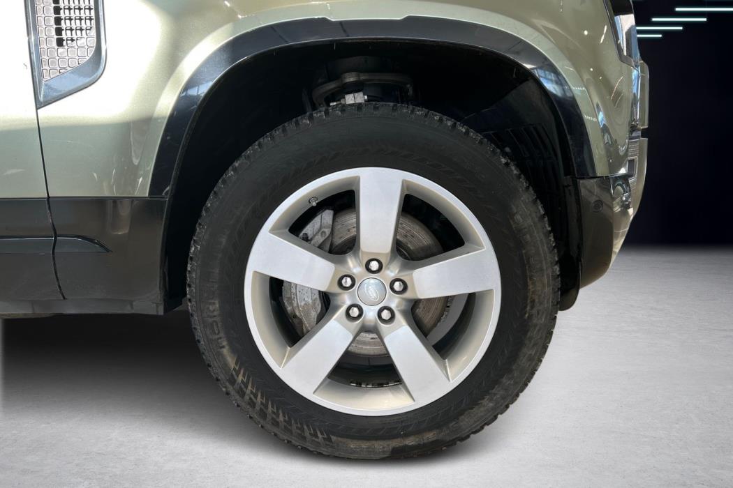 Land Rover Defender 2022