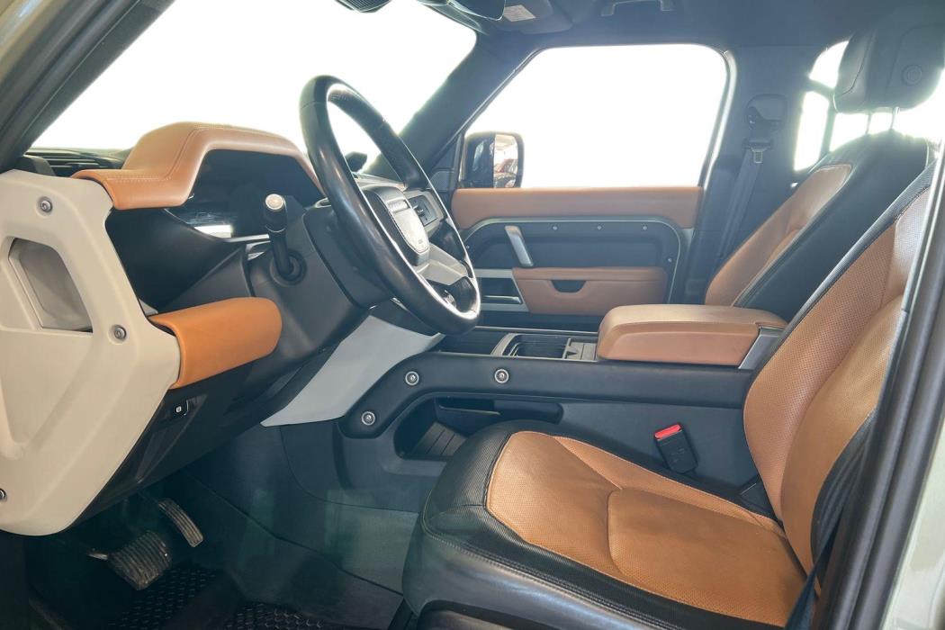 Land Rover Defender 2022