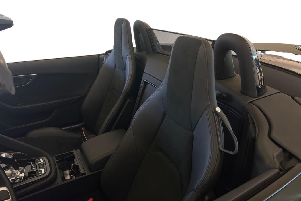 Jaguar F-type 2021