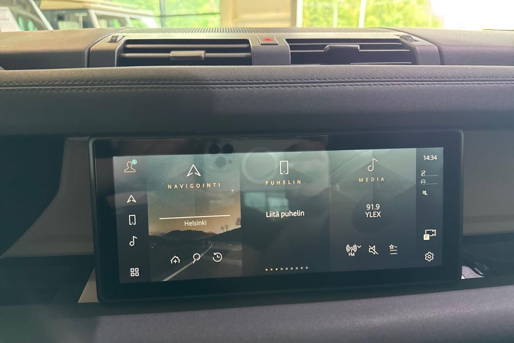 Land Rover Defender 2022