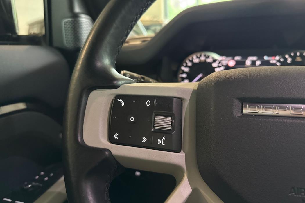 Land Rover Defender 2022