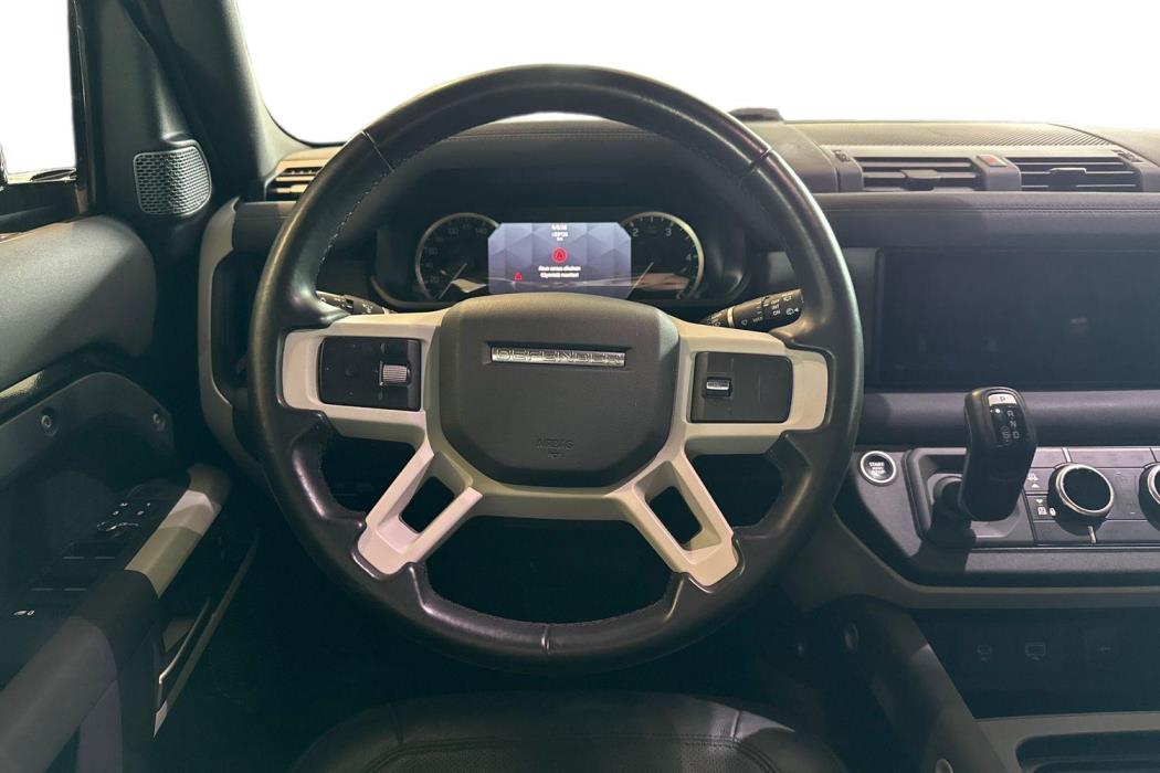 Land Rover Defender 2022