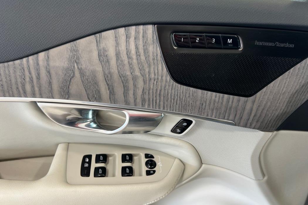 Volvo XC90 2023