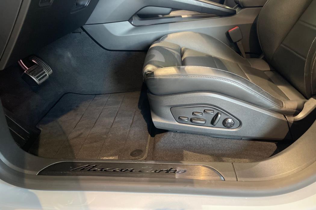 Porsche Macan 2024