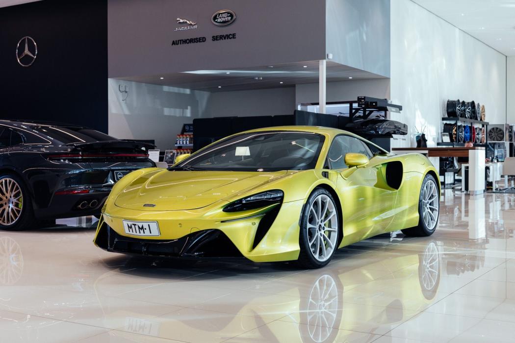 McLaren Artura 2023