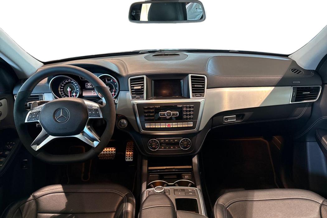 Mercedes-Benz ML 63 AMG 2012