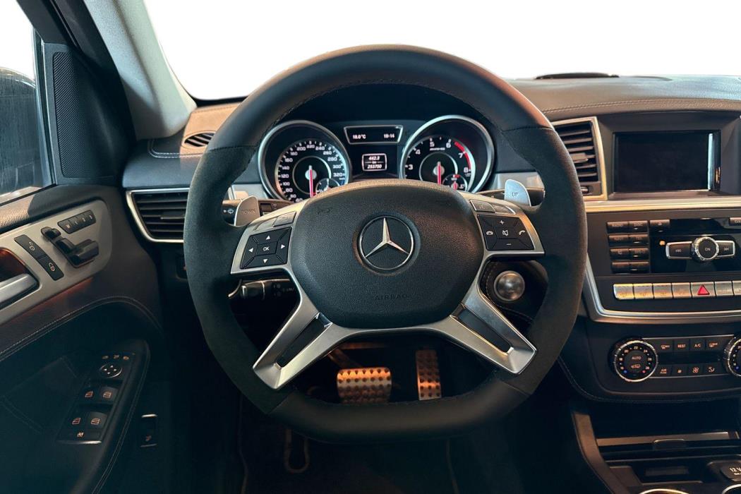 Mercedes-Benz ML 63 AMG 2012