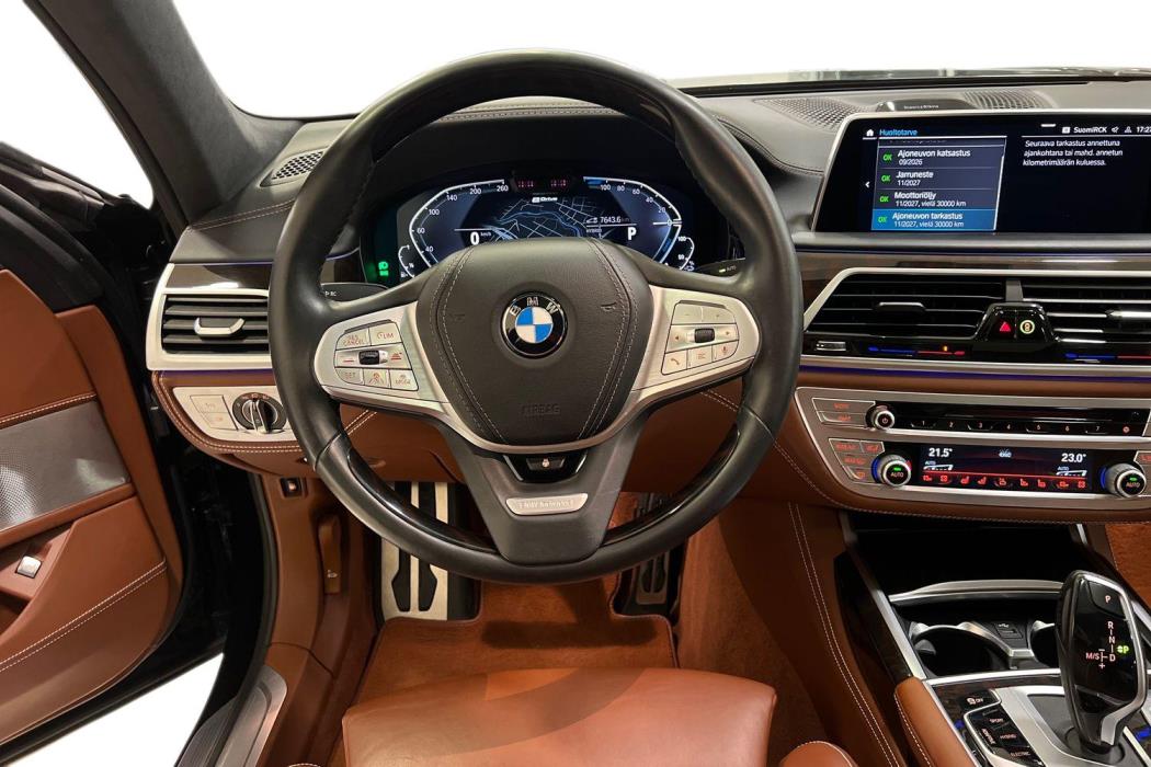 BMW 745 2021
