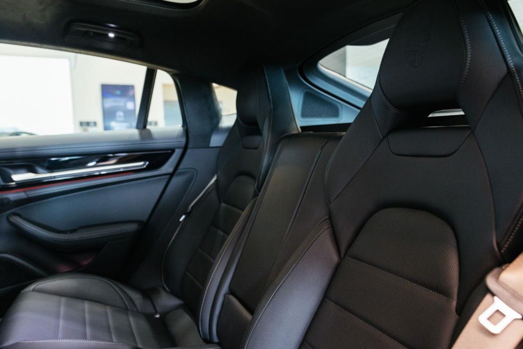 Porsche Panamera 2025