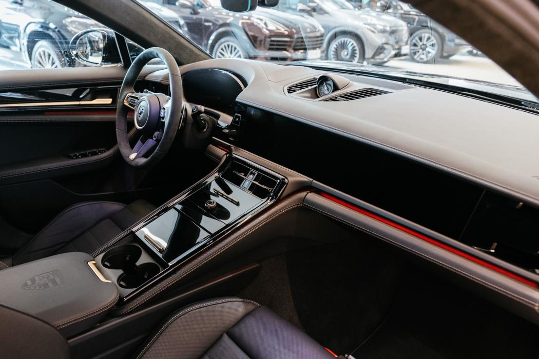 Porsche Panamera 2025