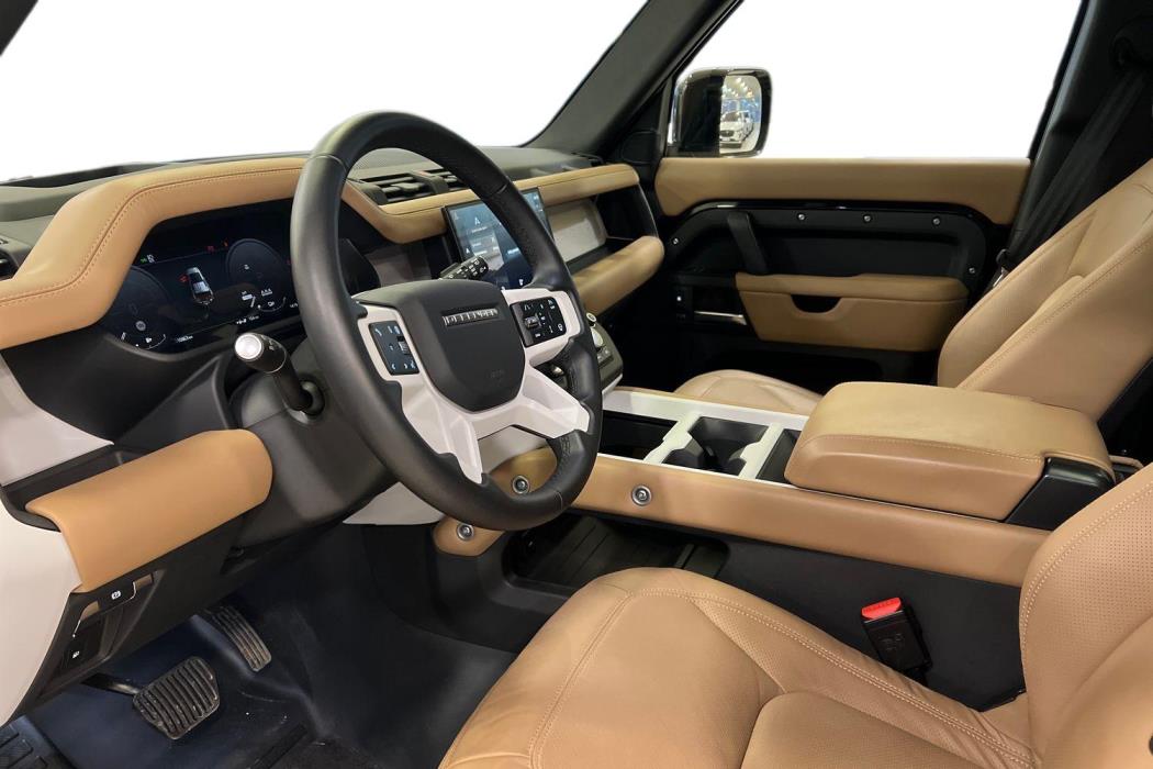 Land Rover Defender 2025