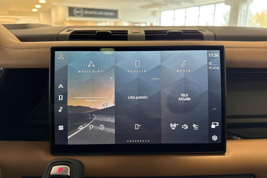 Land Rover Defender 2025