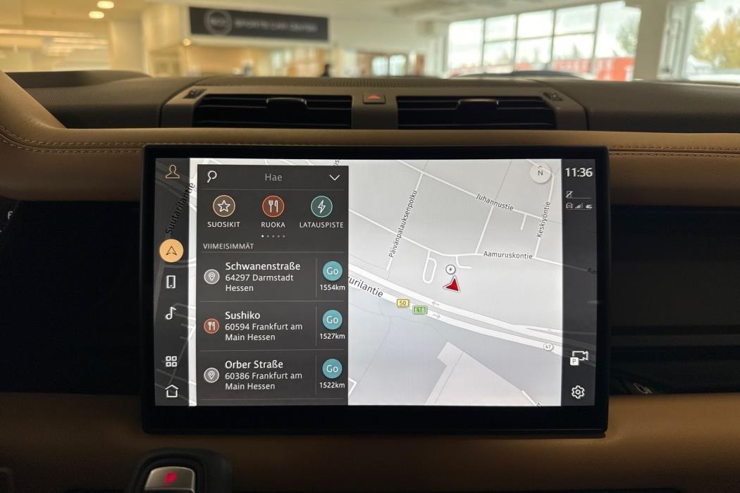 Land Rover Defender 2025