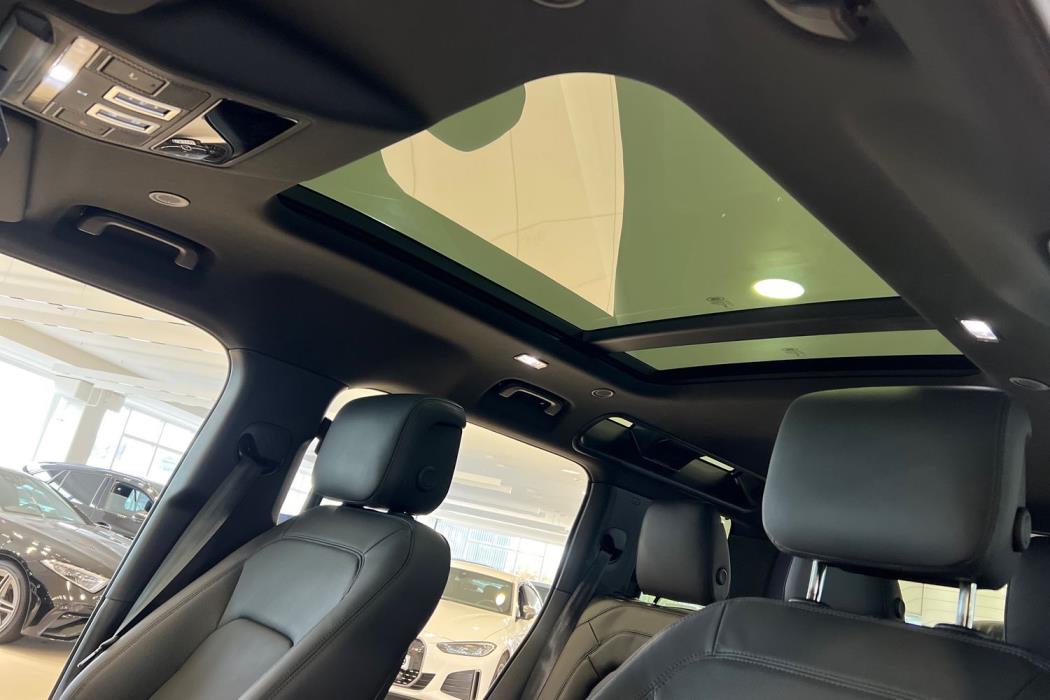 Land Rover Defender 2025