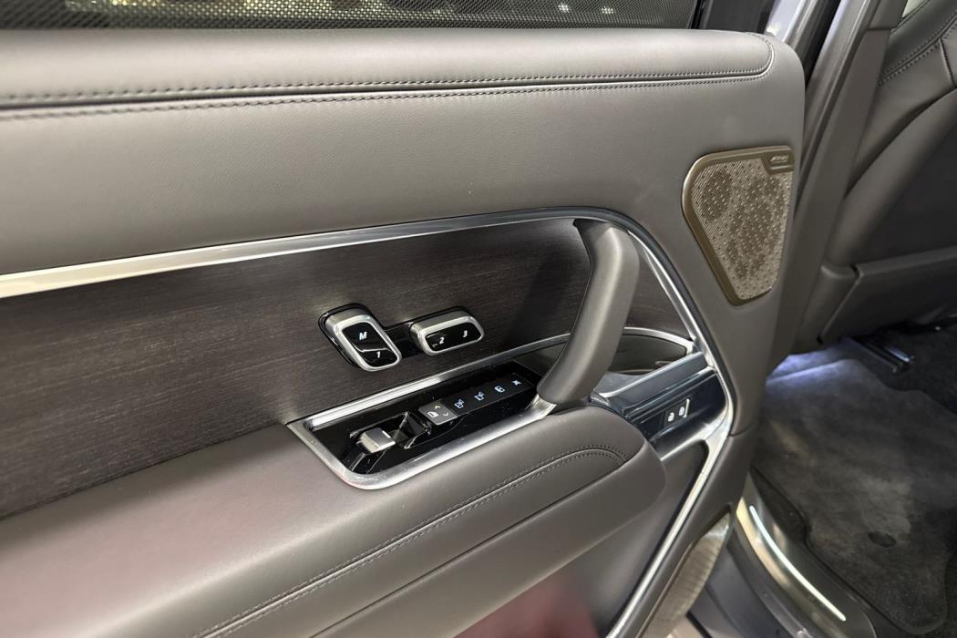 Land Rover Range Rover 2025