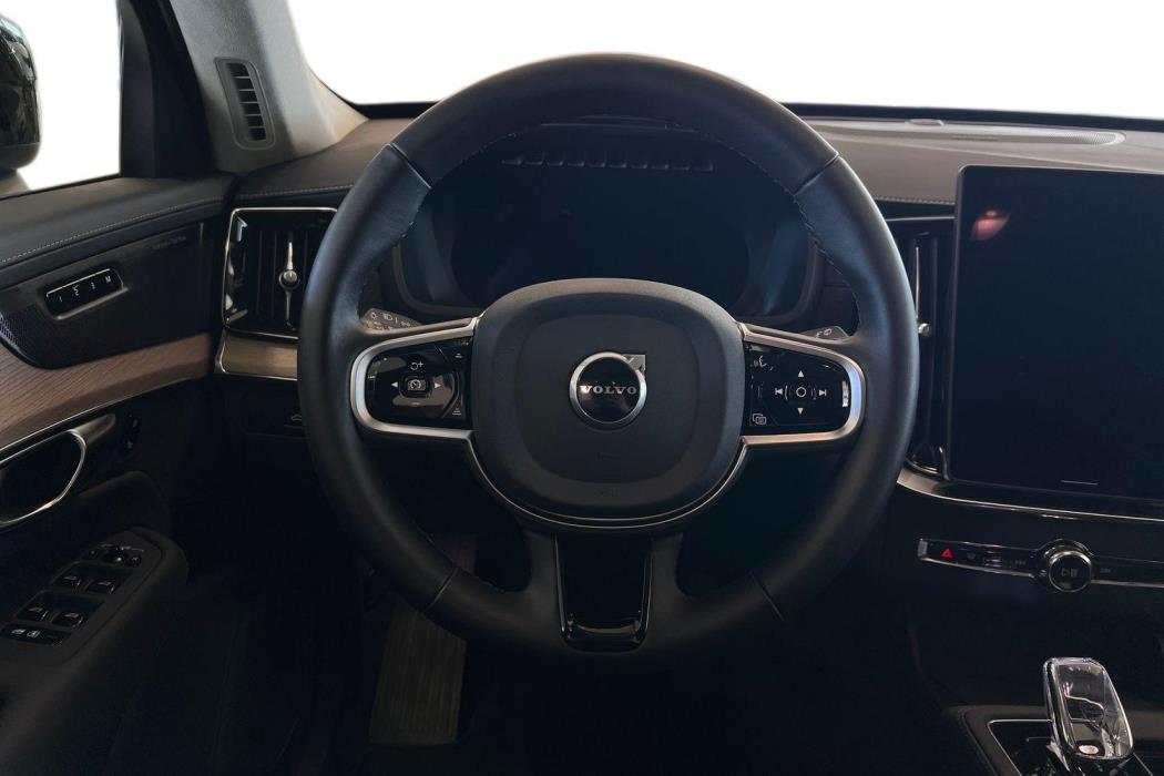 Volvo XC90 2025