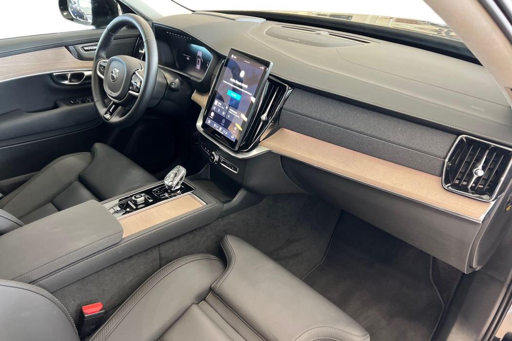 Volvo XC90 2025