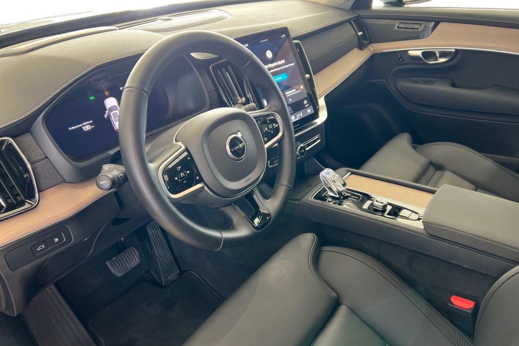 Volvo XC90 2025