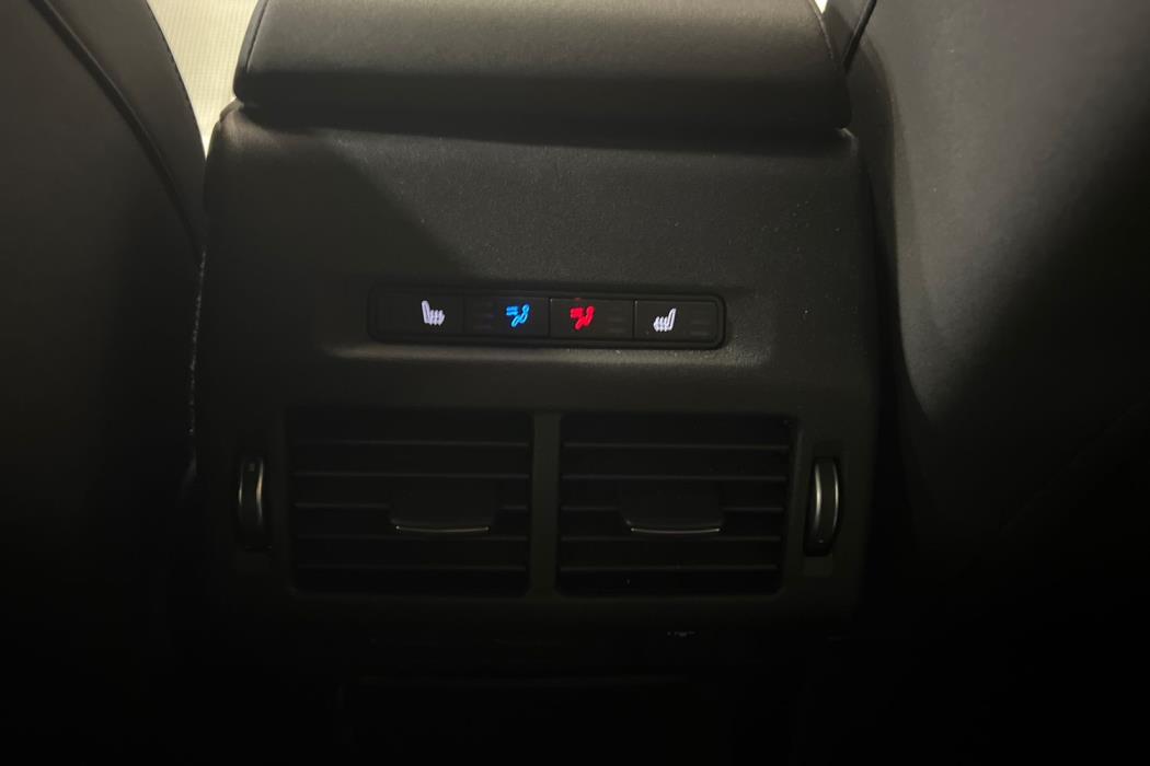 Land Rover Discovery Sport 2024