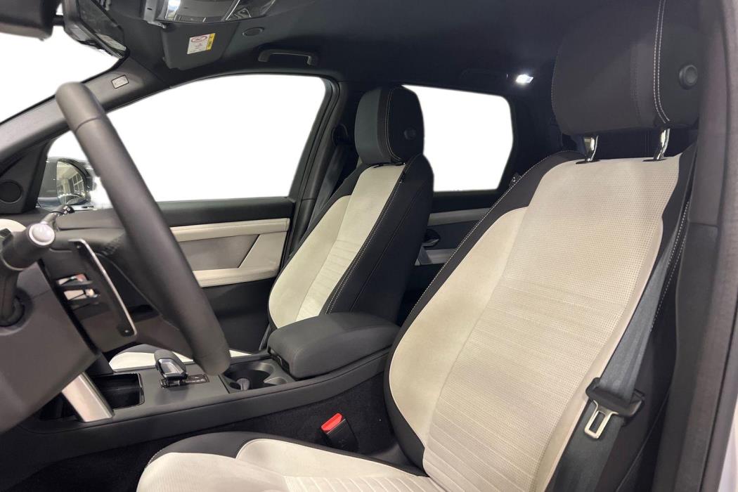 Land Rover Discovery Sport 2024