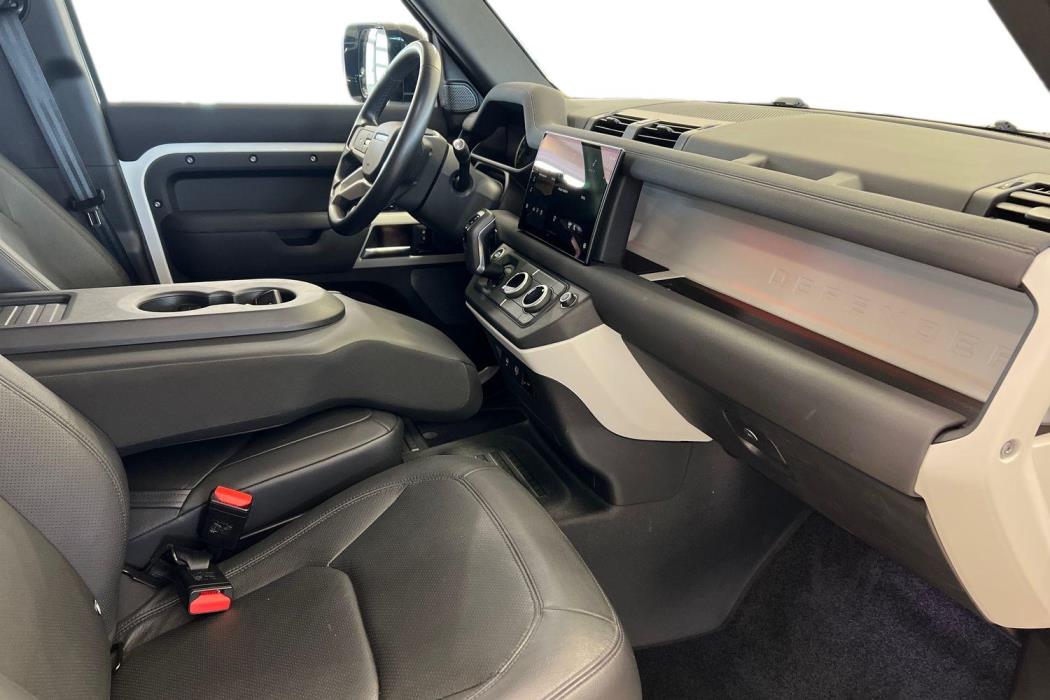 Land Rover Defender 2022