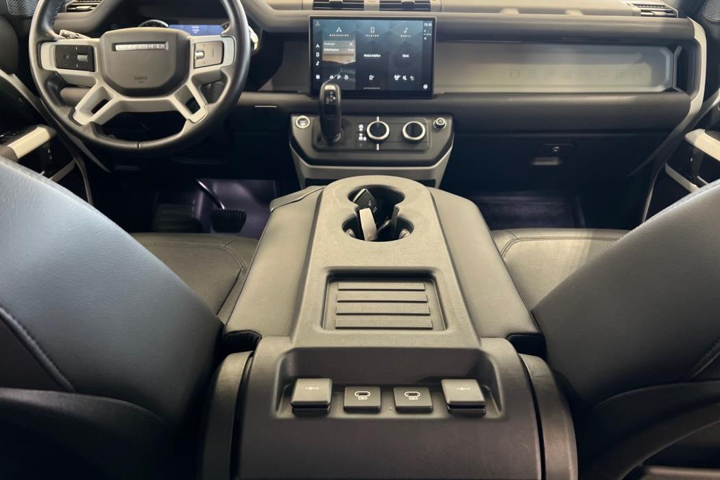 Land Rover Defender 2022