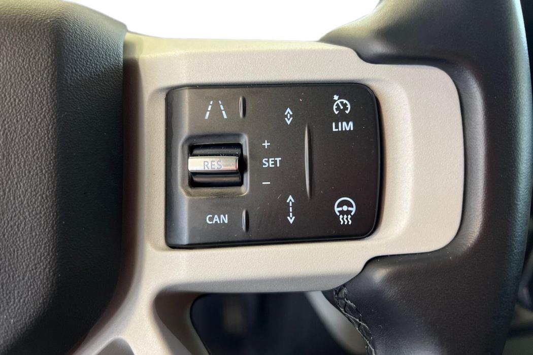 Land Rover Defender 2022