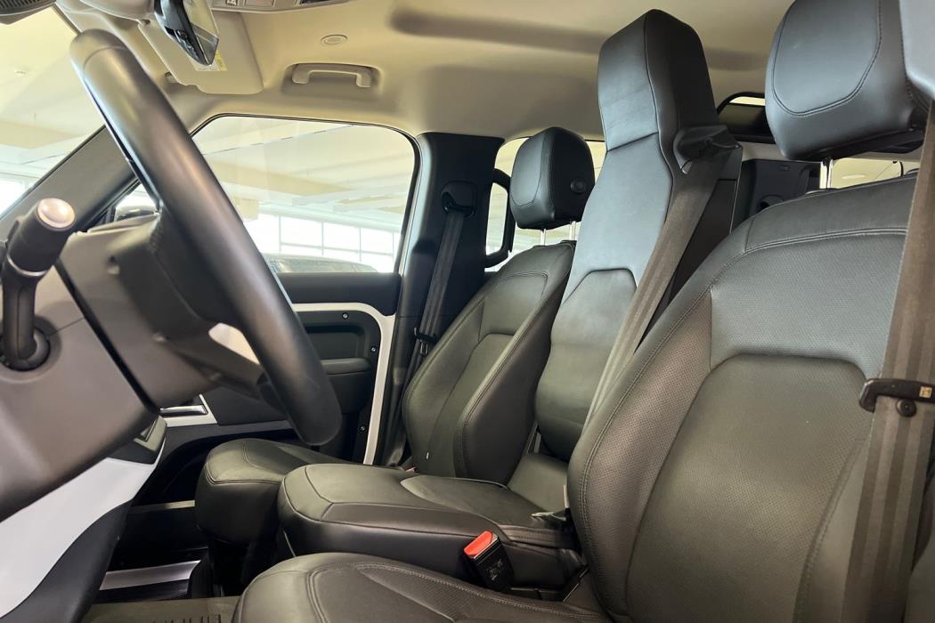 Land Rover Defender 2022