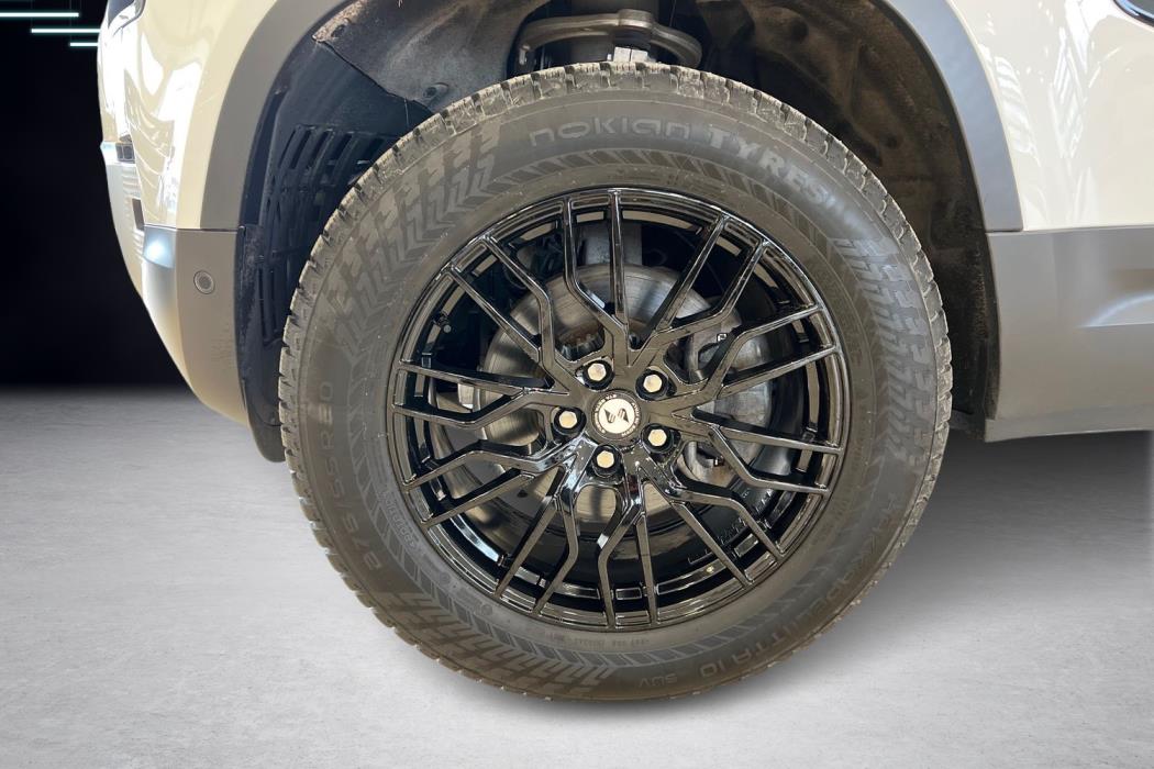 Land Rover Defender 2022