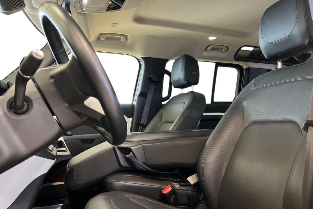 Land Rover Defender 2022