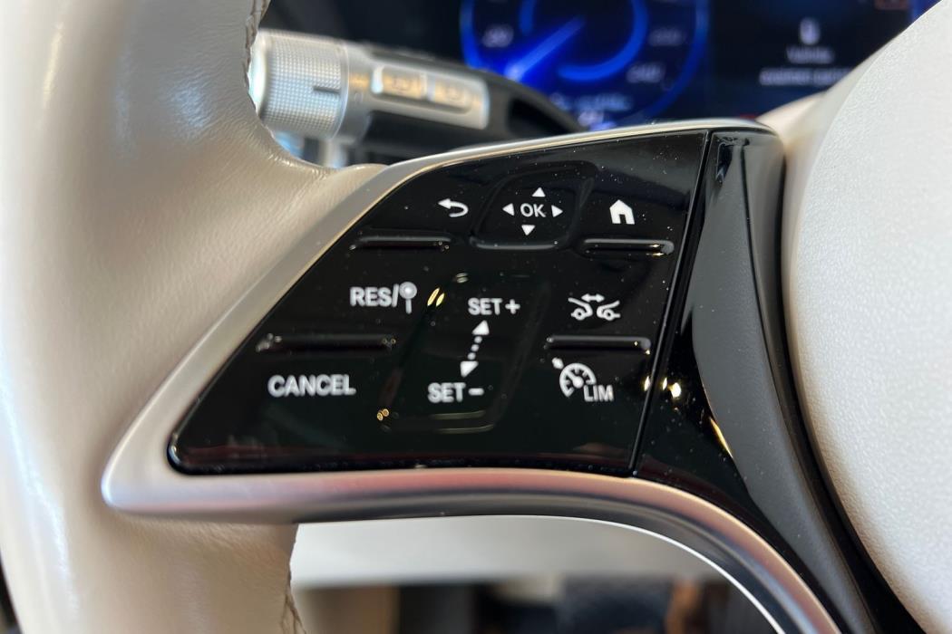 Mercedes-Benz EQS SUV 2023