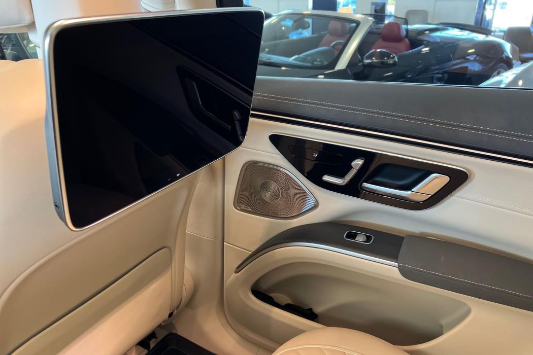 Mercedes-Benz EQS SUV 2023