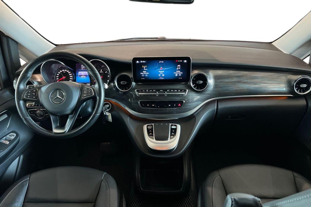 Mercedes-Benz V 300 2023