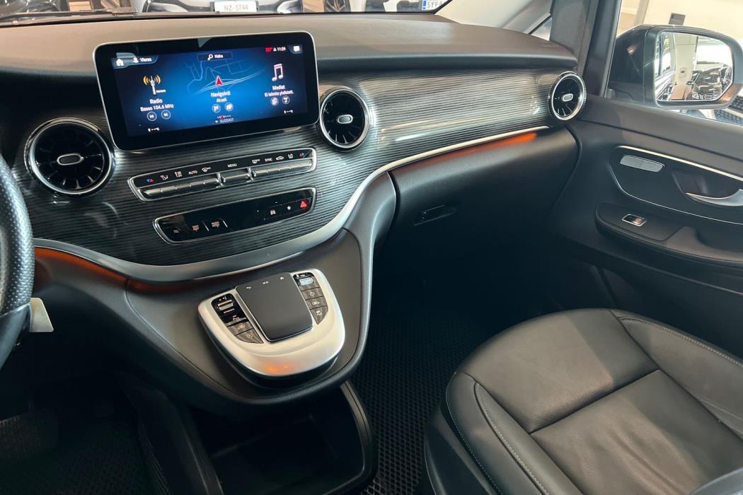 Mercedes-Benz V 300 2023