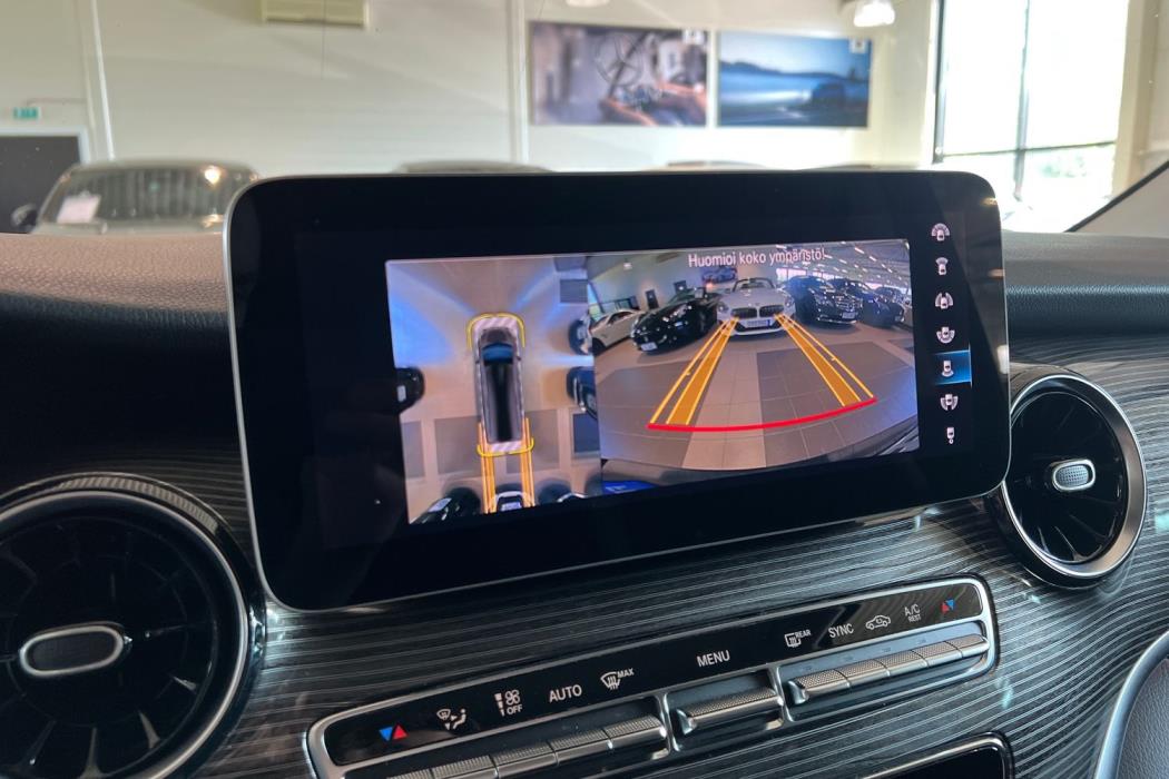 Mercedes-Benz V 300 2023