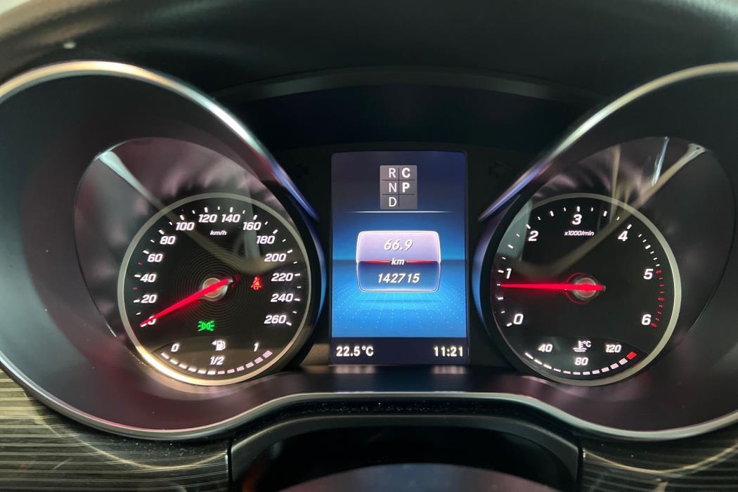 Mercedes-Benz V 300 2023