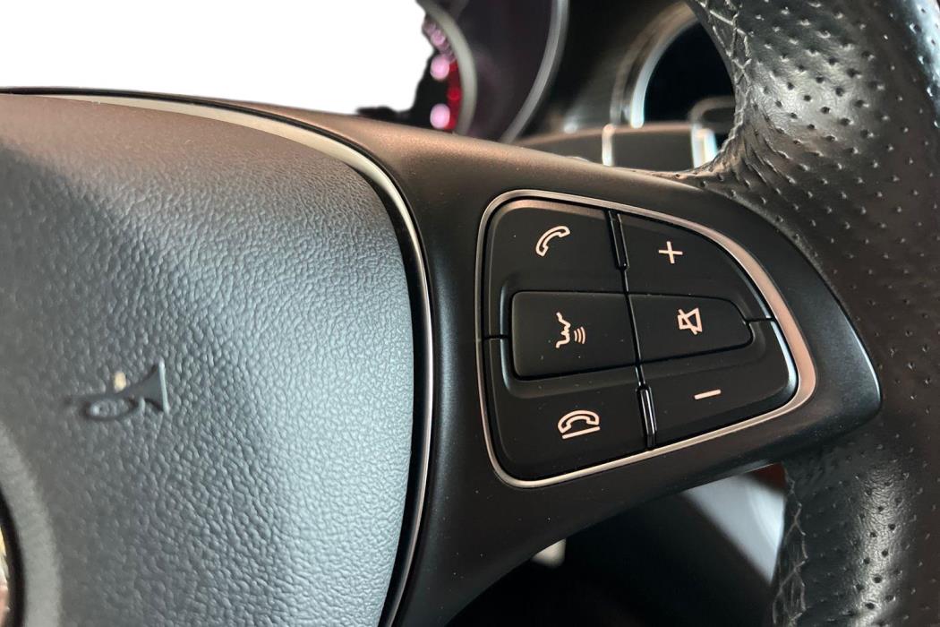 Mercedes-Benz V 300 2023