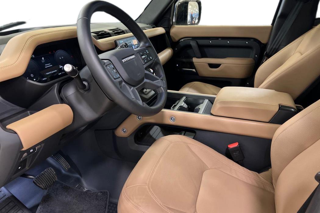 Land Rover Defender 2025
