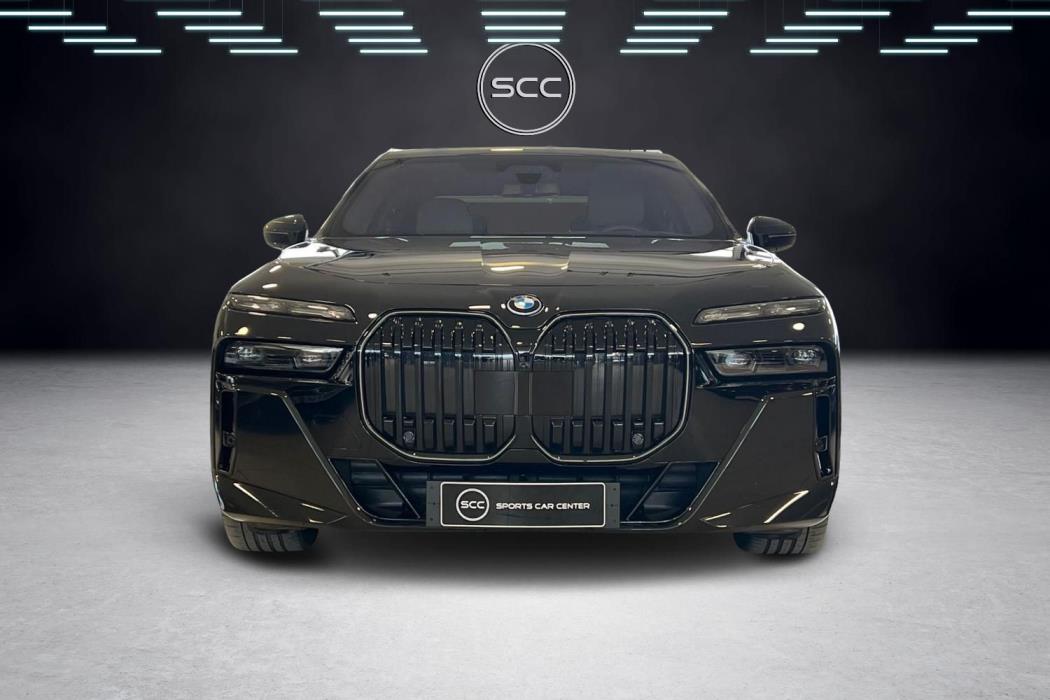 BMW i7 2024