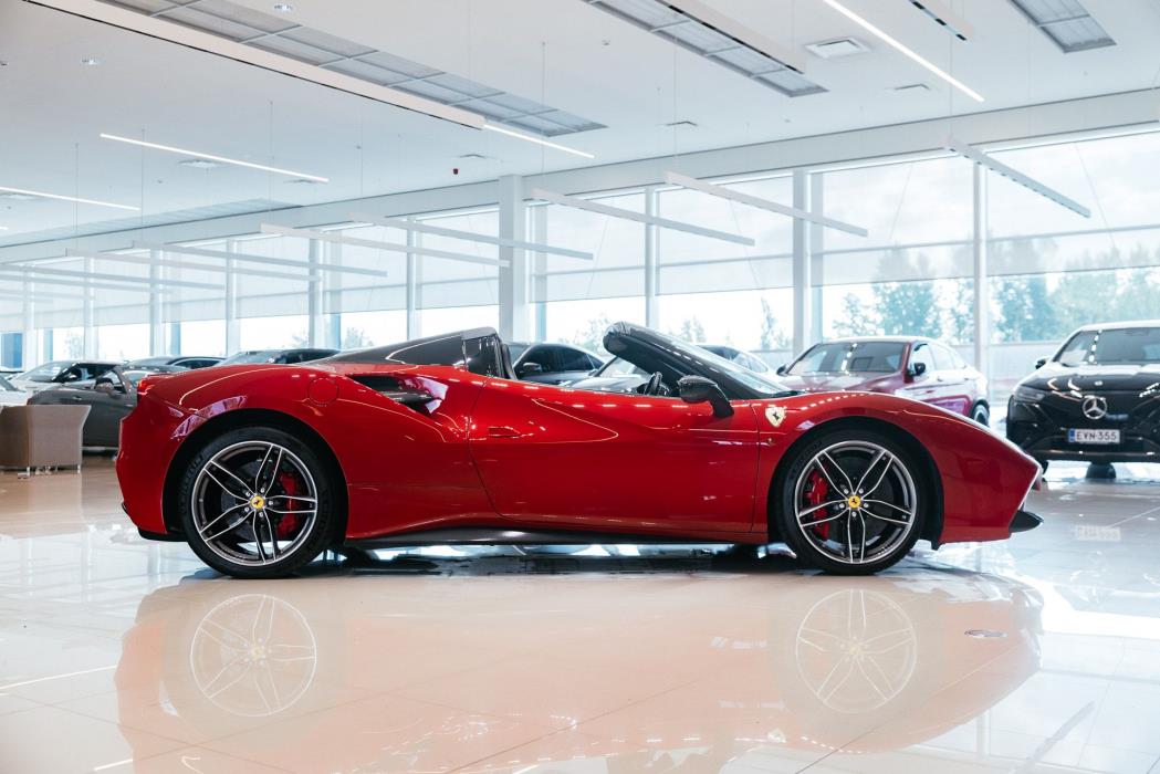 Ferrari 488 2016